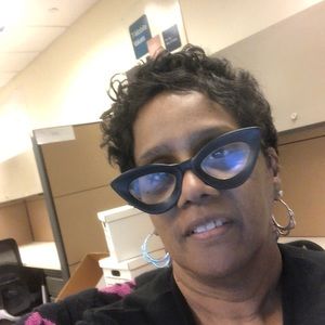 Meet your Posher, Miriam